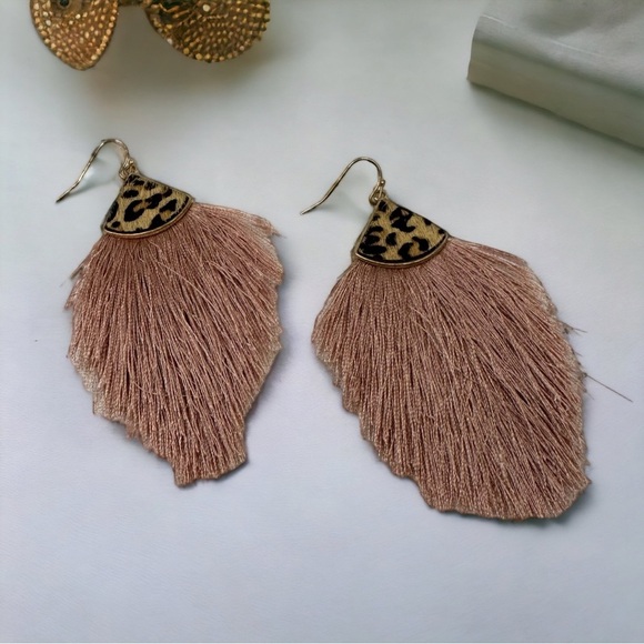 Dangle Earrings Fringe Animal Print Pink - Picture 1 of 7